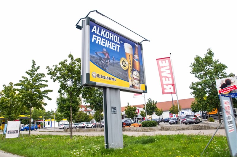 City-Star Plakatfläche beleuchtet